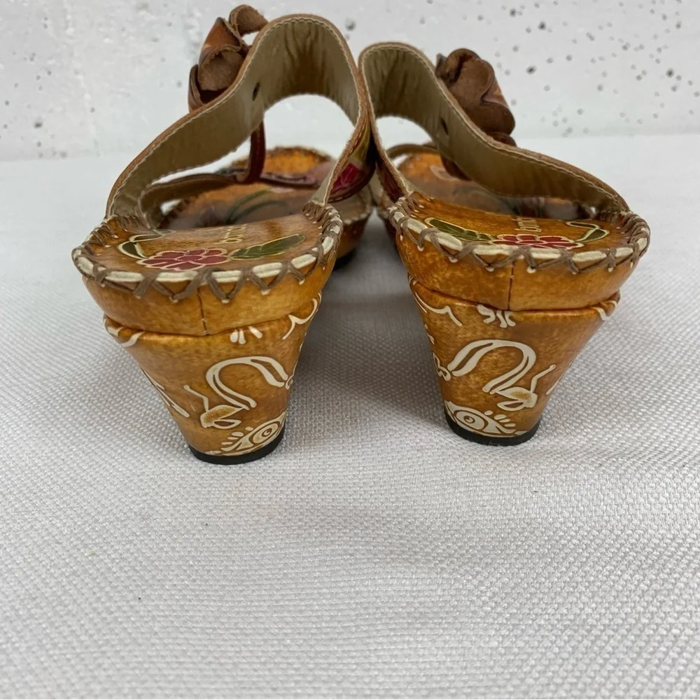 Bamboo54 size 8 Orange & Pink Flora Artesian Sandals - Picture 4 of 11